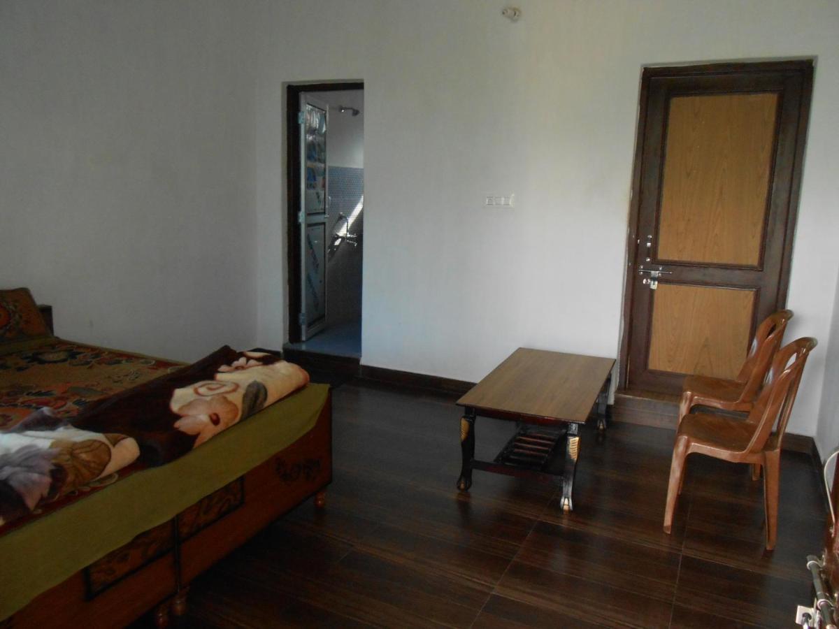 Mohinder & Mohindra Home Stay Бир Экстерьер фото